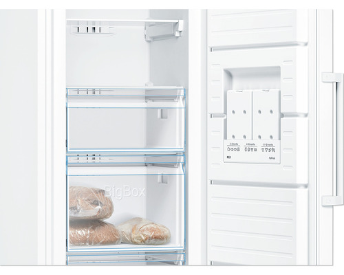 Geöffneter Gefrierschrank mit Schubladen und Lebensmitteln