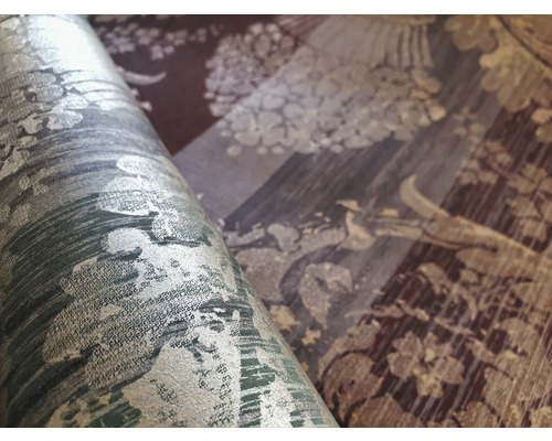 Tapetenrolle mit floralem Muster