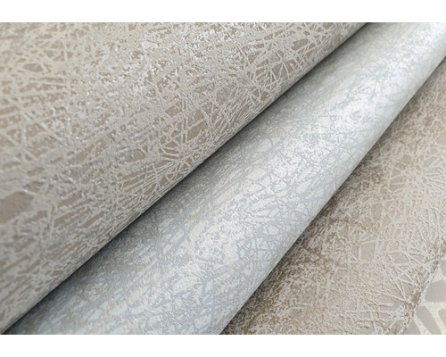 Nahaufnahme von Rollen mit Vliestapeten mit abstraktem Muster