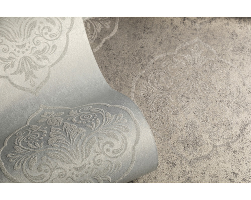 Tapetenrolle mit floralem Muster