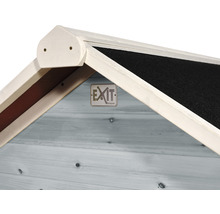 Detailansicht eines Holzspielhauses mit EXIT Toys Logo.