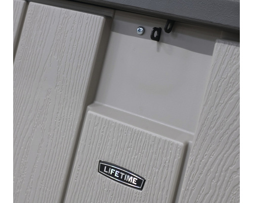 Detailansicht einer Gartenbox mit Lifetime Logo