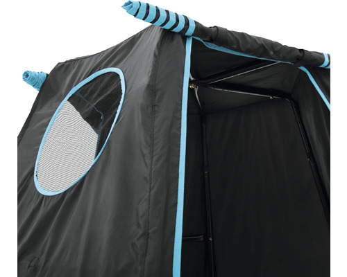 Detailansicht eines Spielzeltes mit Fenster