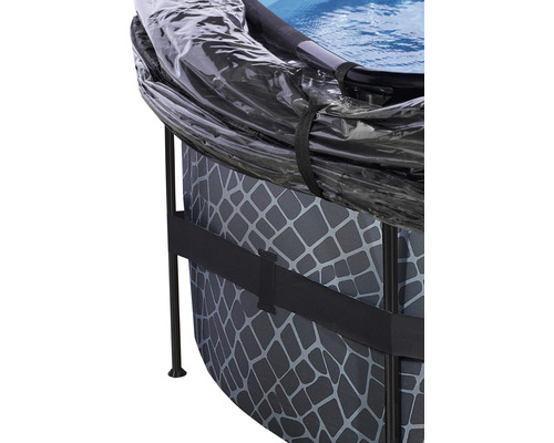 Detailansicht eines Pools mit Abdeckung