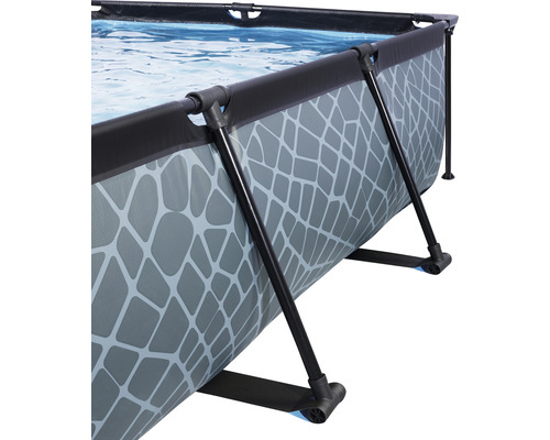 Detailansicht eines Frame-Pools mit Stahlrahmen und Muster
