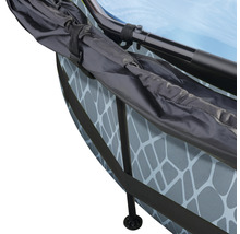 Detailansicht eines Pools mit Abdeckung