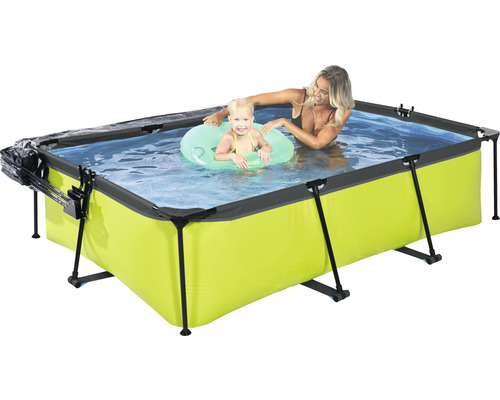Framepool mit Mutter und Kind im Wasser.