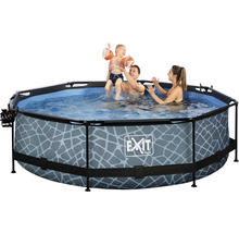 Familie im EXIT Stone Pool mit Leiter und Steinmuster