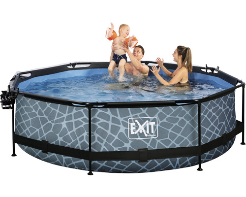 Familie im EXIT Stone Pool mit Leiter und Steinmuster