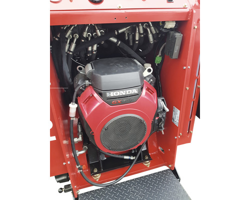 Detailansicht eines Honda GX690 Motors in einer Maschine