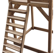 Holzspielturm mit Leiter