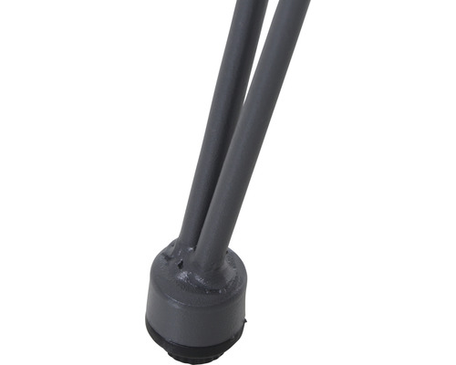 Detailaufnahme eines Stuhlbeins mit Bodenschoner