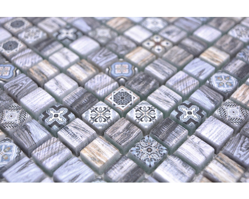Mosaikfliesen mit Muster und Holzoptik