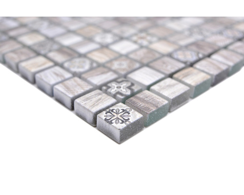 Mosaikfliese mit floralen Mustern