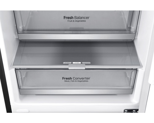 Innenansicht eines Kühlschranks mit Fresh Balancer und Fresh Converter Schubladen