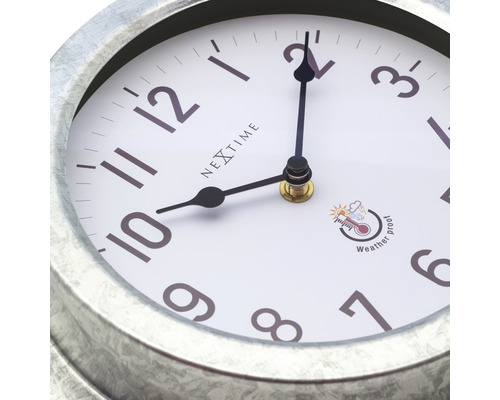 Nextime Wanduhr mit Wetterschutz