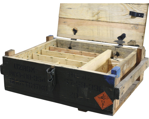 Holzkiste mit Fächern und Deckel geöffnet