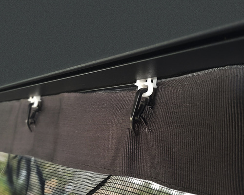 Detailaufnahme von einer Befestigung an einem Pavillon