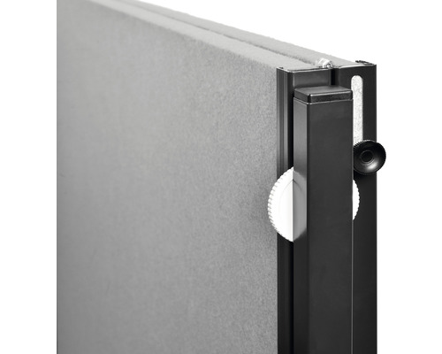 Detailansicht einer Schallschutzwand mit Stellfuß