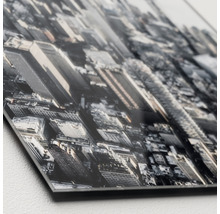 Detailaufnahme eines Acrylglasbildes mit Stadtansicht