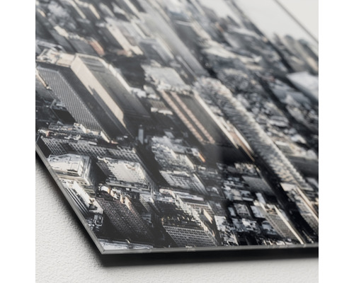 Detailaufnahme eines Acrylglasbildes mit Stadtansicht