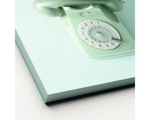 Gemälde mit Abbildung eines Retro-Telefons