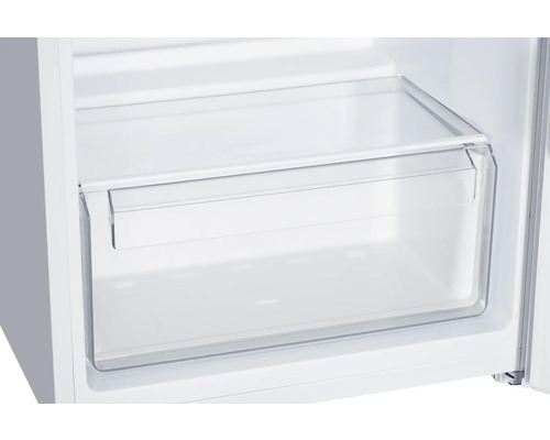 Innenansicht eines Kühlschranks mit transparenter Schublade