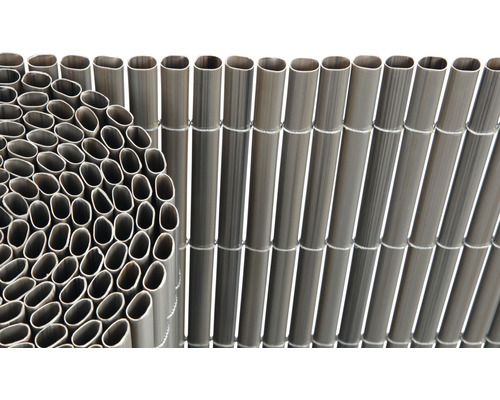 Sichtschutzmatte Konsta PVC ovalförmig 3 x 0,9 m grau strukturiert Metallzaun mit ovalen Streben