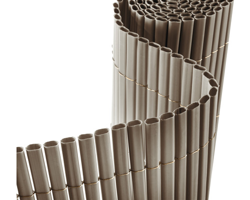 Sichtschutzmatte Konsta PVC ovalförmig 3 x 0,9 m taupe strukturiert Sichtschutzmatte aus Kunststoff aufgerollt