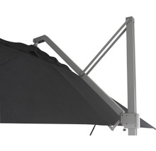 Detailansicht eines Sonnenschirms mit Gestell