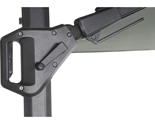 Detailaufnahme eines Sonnenschirms mit Kurbelmechanismus zur einfachen Bedienung.