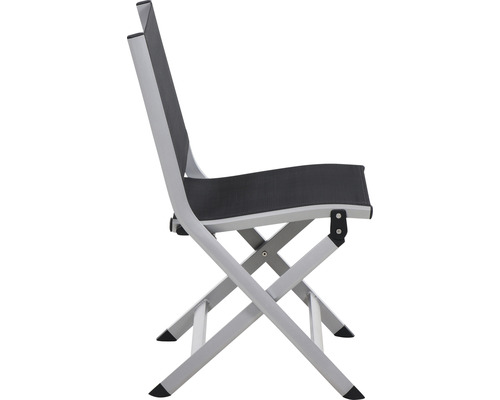 Klappbarer Gartenstuhl mit Aluminiumrahmen und Textilbespannung, Seitenansicht.