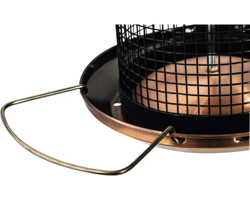 Detailansicht eines Vogelhauses mit Metallgitter und Griff