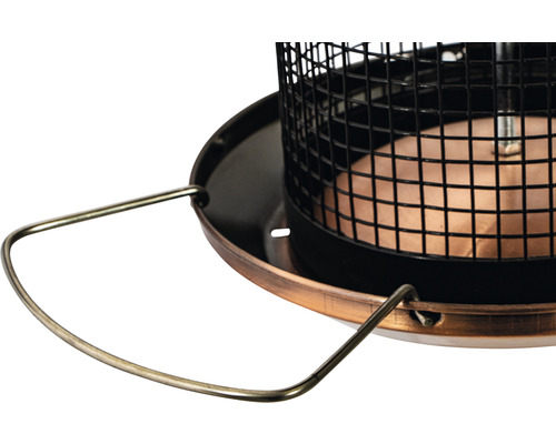 Detailansicht einer Vogelfutterstation mit Metallkorb und Aufhängevorrichtung