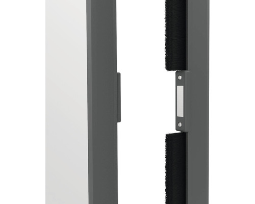 Detailansicht einer Türdichtung mit Bürsten für eine Tür