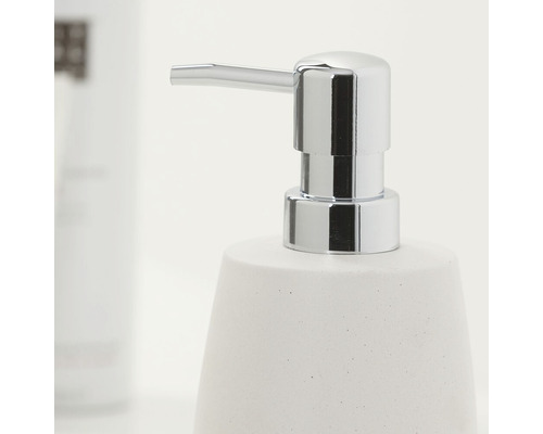 Seifenspender mit Chrompumpe