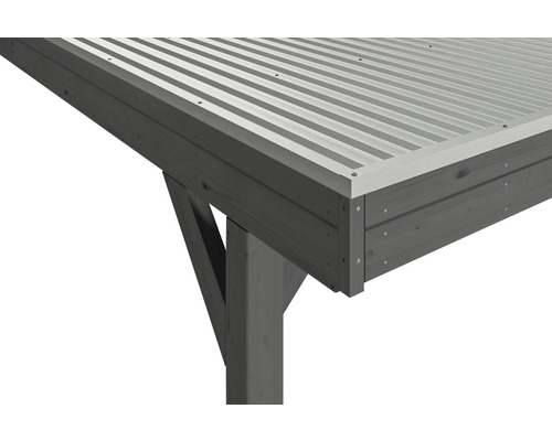 Detailansicht eines Holzpavillons mit Metalldach