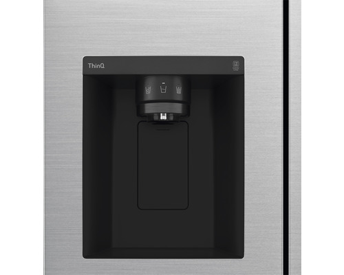Detailansicht eines Kühlschranks mit Wasserspender und LG ThinQ Logo