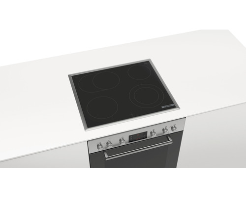 Bosch Kochfeld mit vier Kochzonen in einer modernen Küche.