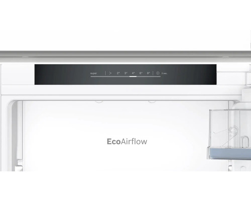 Innenraum eines Kühlschranks mit digitaler Temperaturanzeige und EcoAirflow