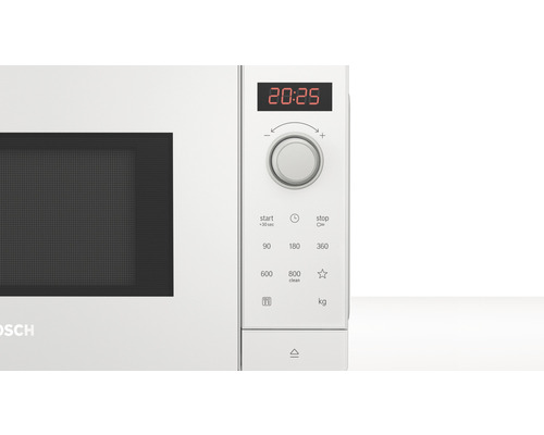 Nahaufnahme einer Bosch Mikrowelle mit digitaler Anzeige und Bedienelementen
