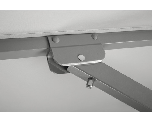 Detailaufnahme des Gelenks einer Markise