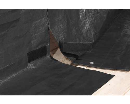Detailansicht einer schwarzen Gewebeplane mit Reißverschluss und Klettverschluss