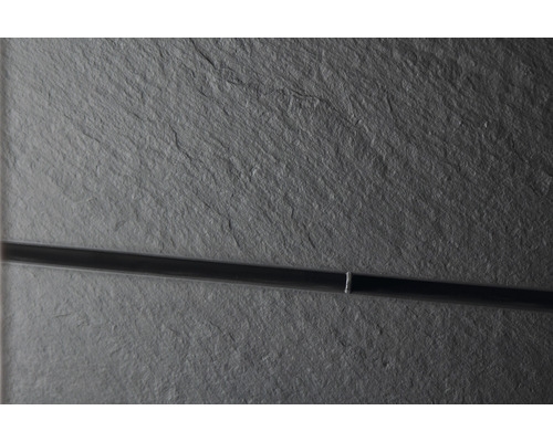 Nahaufnahme einer Schieferwand mit Profil