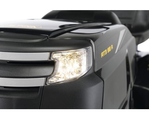 Detailansicht des Scheinwerfers eines Aufsitzmähers