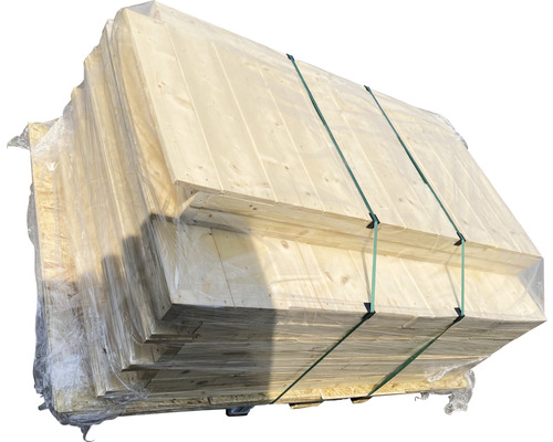 Verpackte Holzplatten auf einer Palette