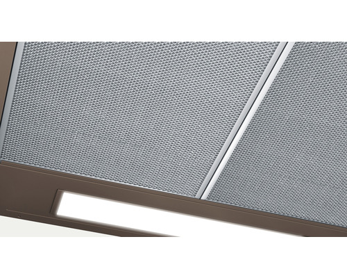 Dunstabzugshaube mit Metallfilter und Beleuchtung