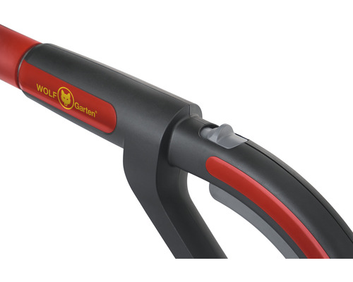 Detailansicht eines Gerätestiels mit Wolf Garten Logo.
