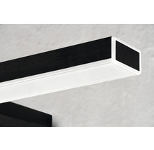 Rechteckige Deckenleuchte mit schwarzer Holzoptik und weißem Lichtelement.