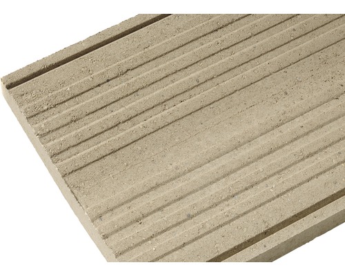 Betonplatte mit Rillenprofil